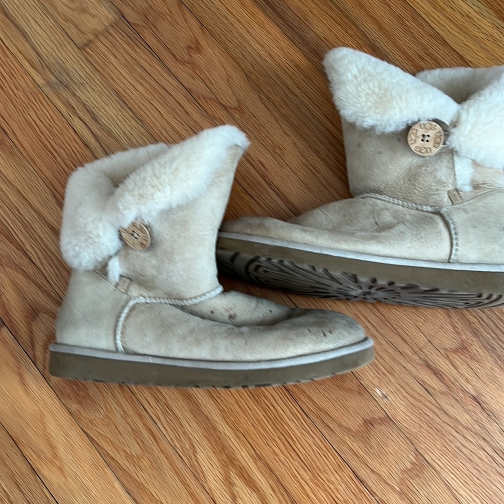 UGGS Shearling boots - Picture 2 of 9